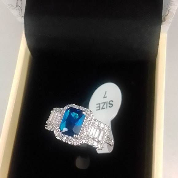 Ring - Picture 2 of 3